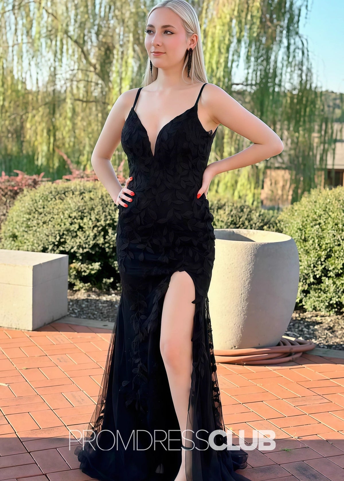 Jessica |Long Black Prom Dresses Near Me With Spaghetti Straps V - Neck Lace Appliques Mermaid Slit - Black - US0 - PromDressClub