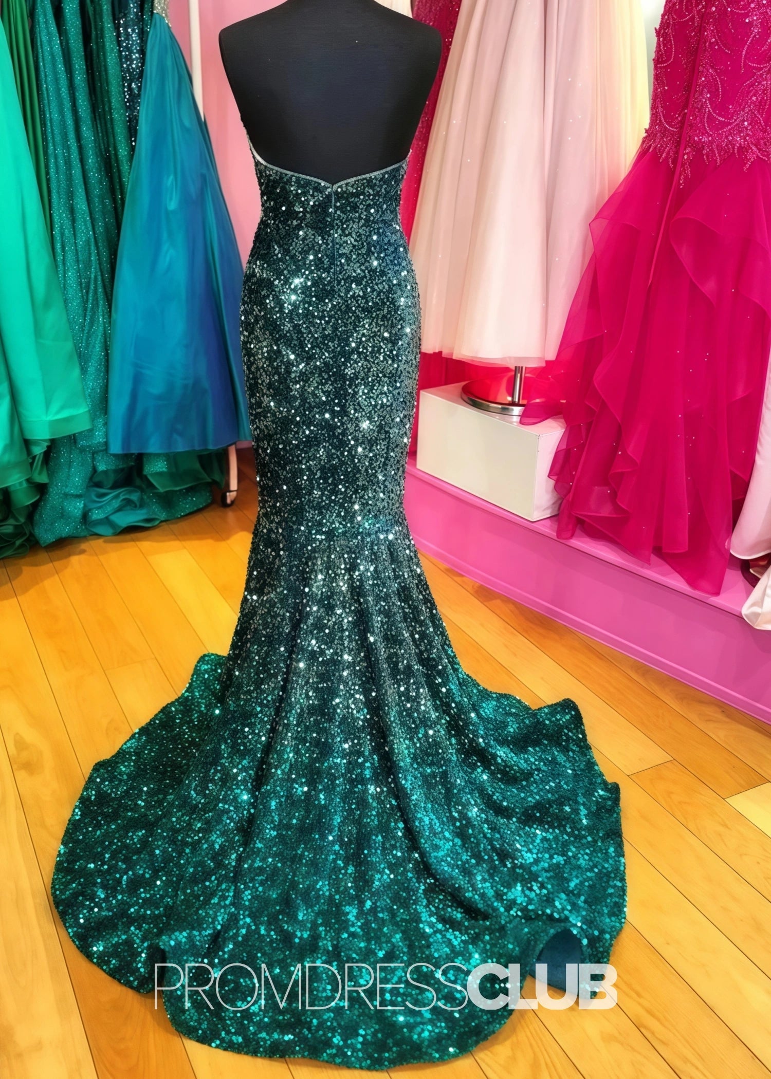 Lesley |Long Green Prom Dresses Near Me With Sequin Strapless V Neck Mermaid - Green - US0 - PromDressClub